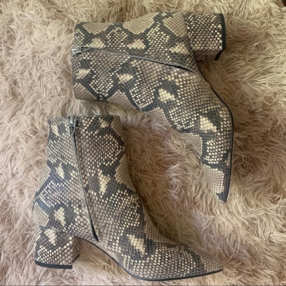 Dolce Vita Bel Booties